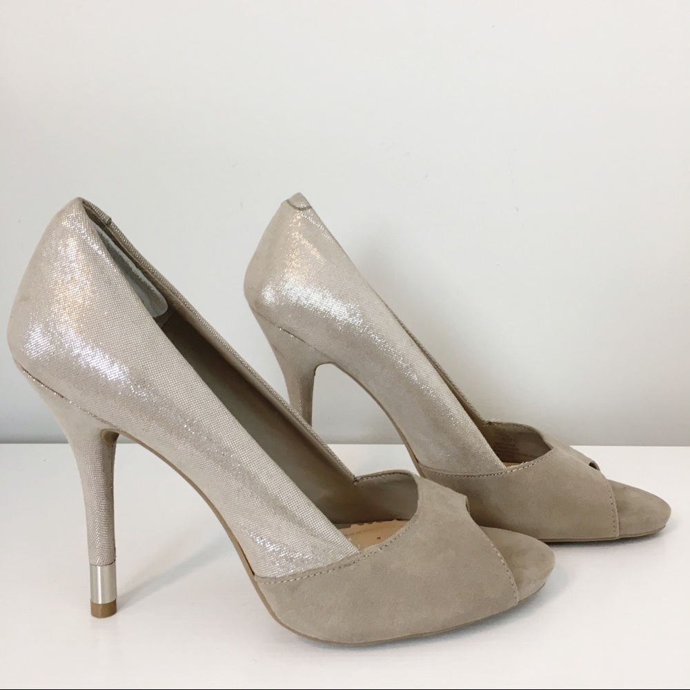 ✨ BCBGeneration Silver/Taupe Peep Toe Heels